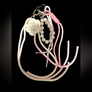 Elegant Pearl & Flower Charm Bag Charm – Pink & White Bag Keychain Accessory